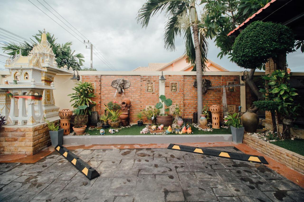 Iyara Hua Hin Lodge Екстер'єр фото